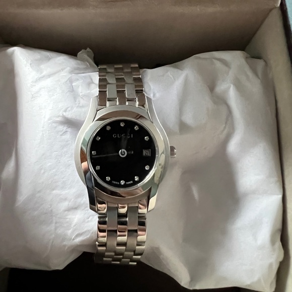 Gucci Jewelry - ⭐️ YEAR END SALE ⭐️ GUCCI DIAMOND WATCH
